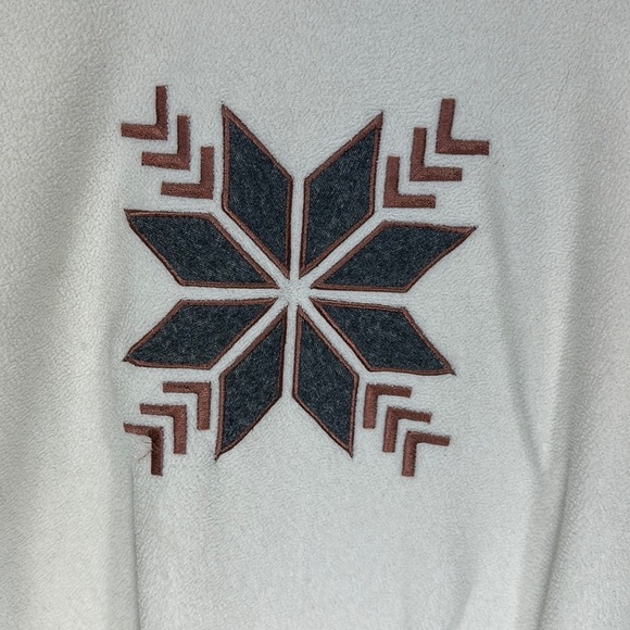 Winter Snowflake White Turtle Crew Neck Sweatshirt Cozy Pullover Christmas - Picture 3 of 8